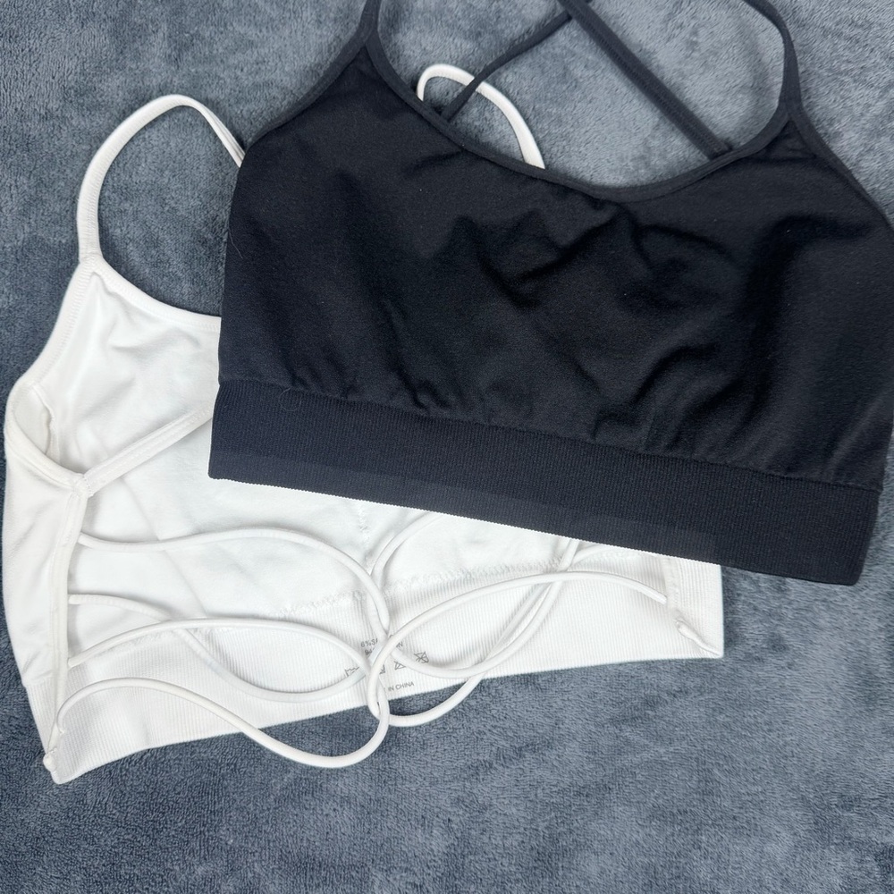 Black & White Strappy Seamless Sports Bra Duo